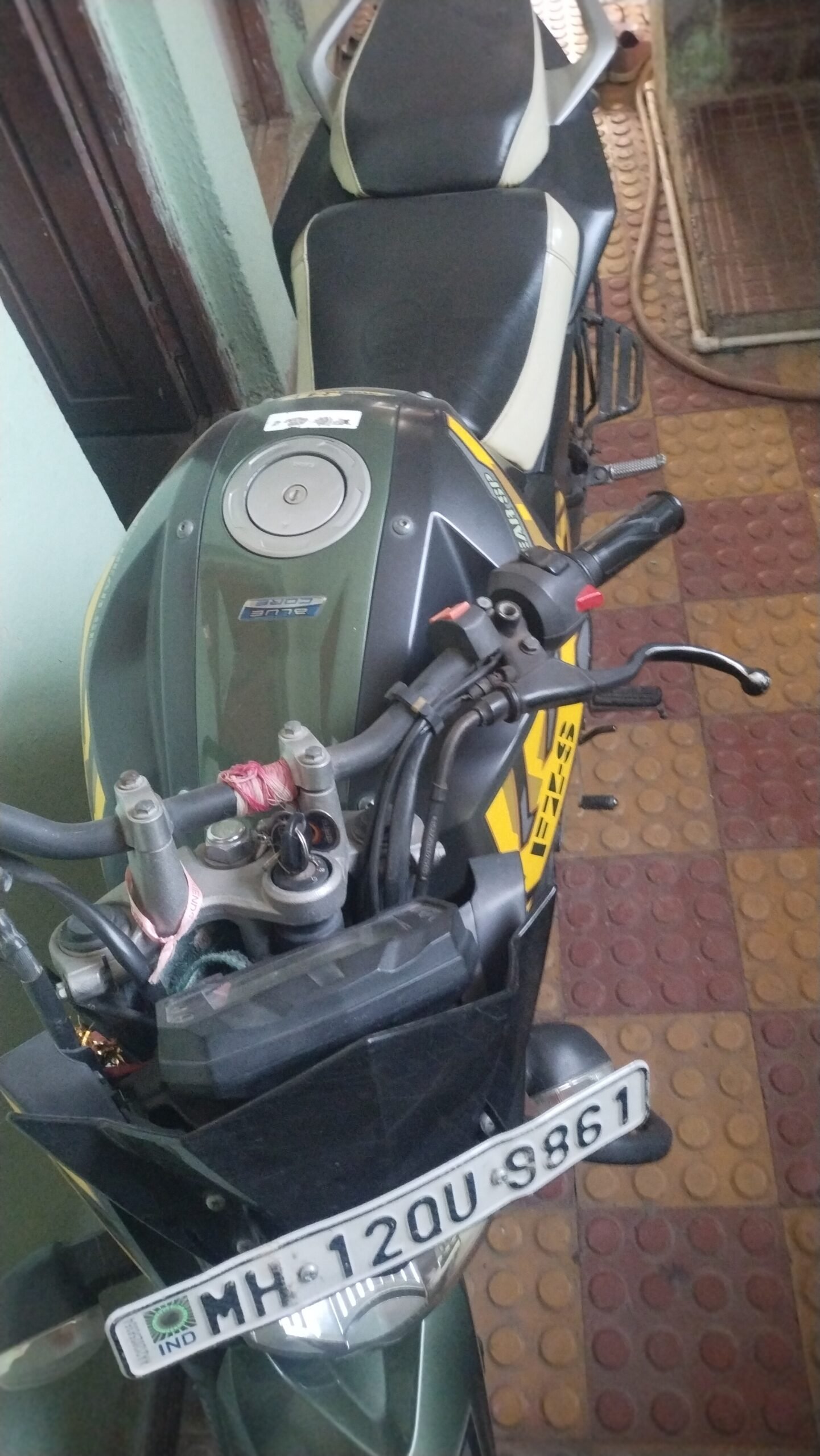 Yamaha FZs for sell urgently